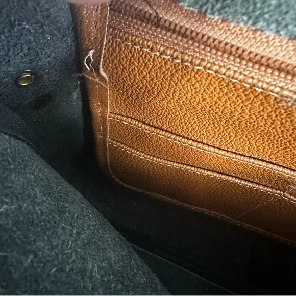 VINTAGE DOONEY AND BURKE PURSE - Picture 11 of 16